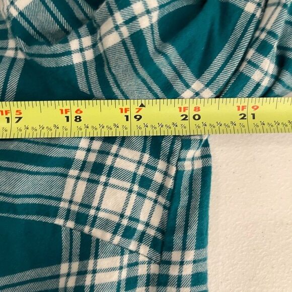 J Crew Flannel Women's Medium Blue Plaid Button Up Shirt Collared Preppy - Picture 8 of 10